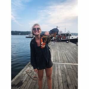 Meet your Posher, Alexis